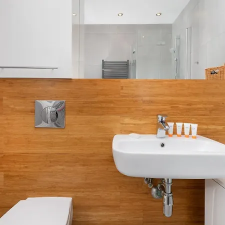 Апартаменты Swietojanska Center Of 550m To The By Renters Гдыня