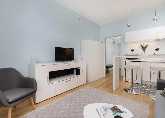 Swietojanska Center Of 550m To The By Renters Gdynia